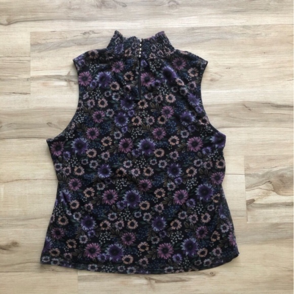 Elegant Floral High-Neck Tank Top - Purple and Black - Picture 4 of 7
